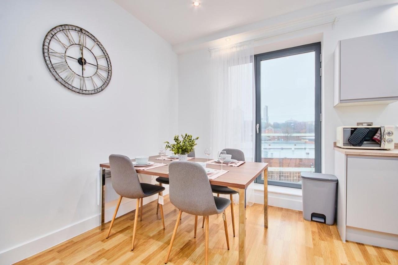 Large Duplex Penthouse - Parking Apartment Leeds  Exterior photo