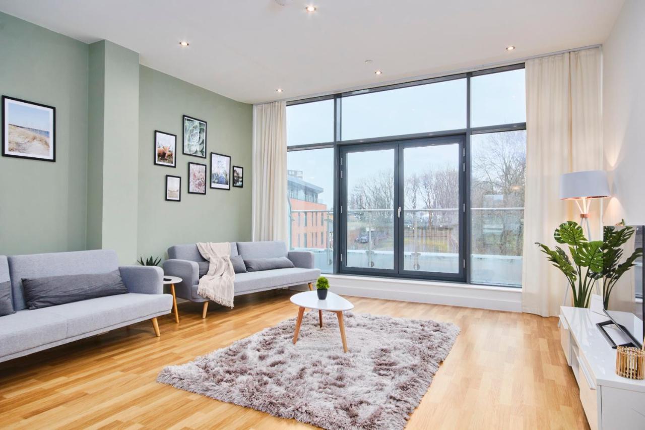 Large Duplex Penthouse - Parking Apartment Leeds  Exterior photo