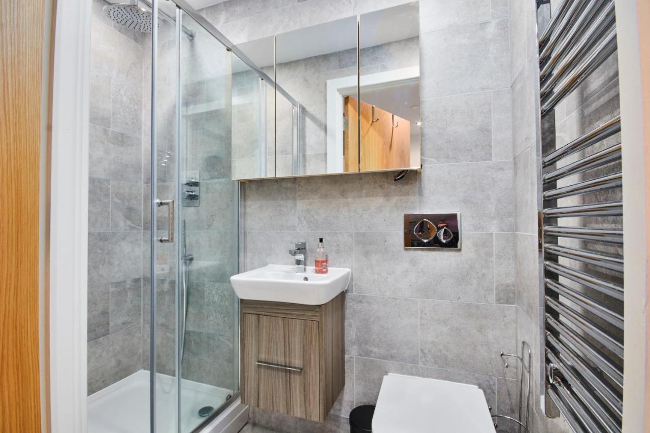 Large Duplex Penthouse - Parking Apartment Leeds  Exterior photo
